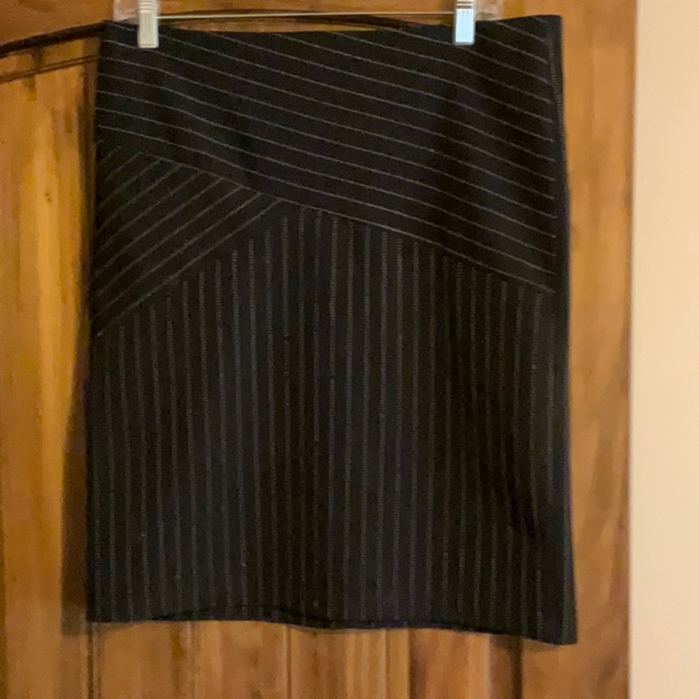 Black Ribbed Knee-length Pencil Skirt